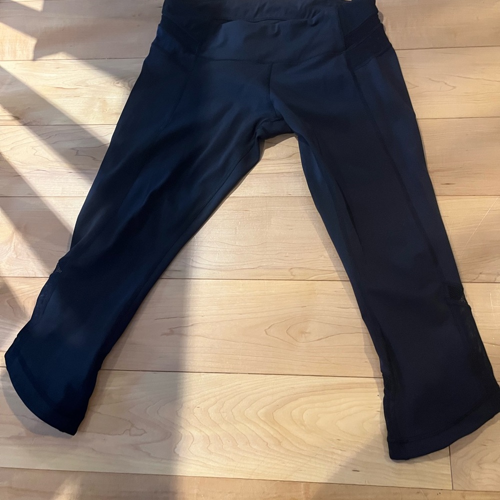 Lululemon Athletica Women’s Black Capris